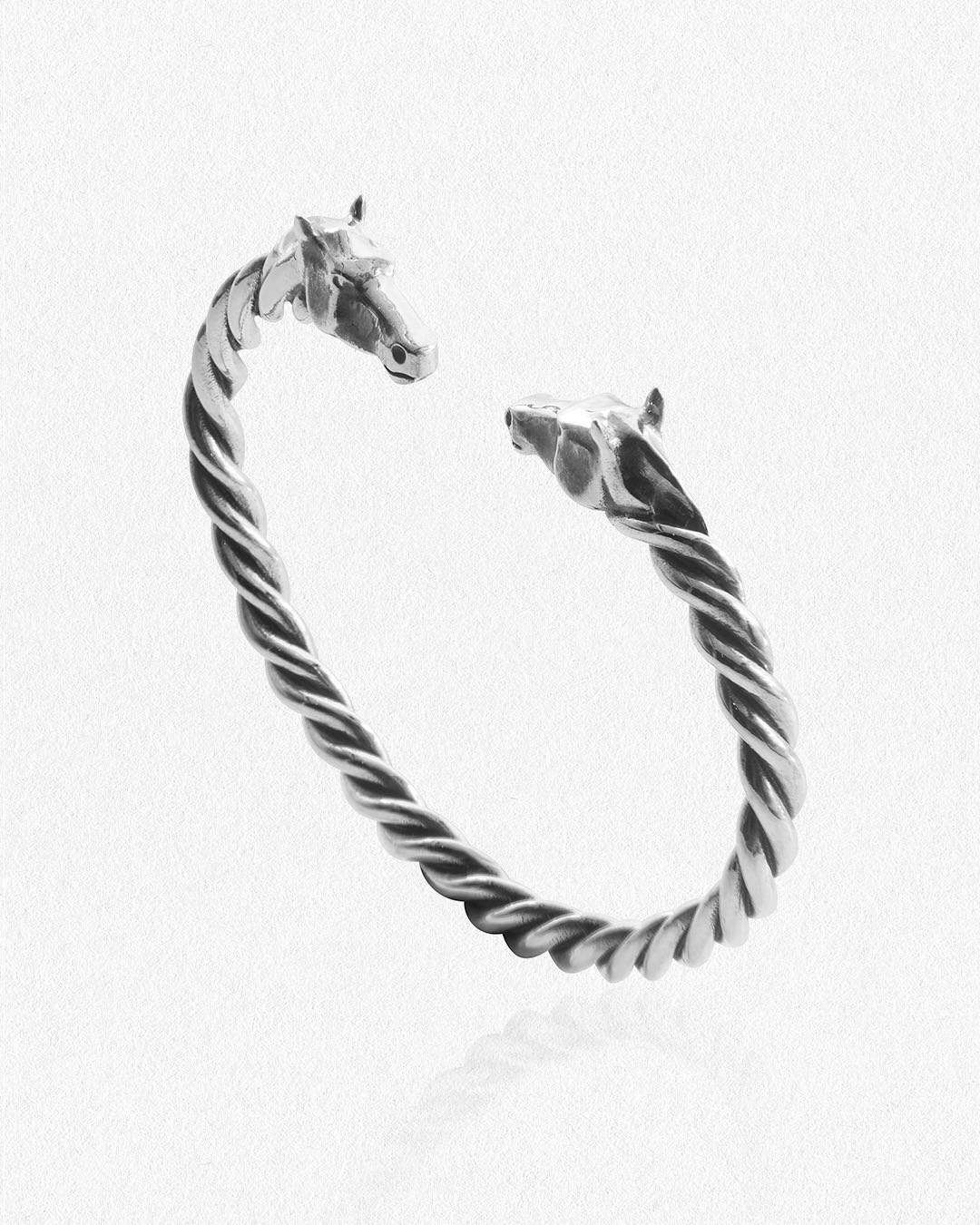 MŪRAA Nomadic Horse Twisted Cuff (Blezik)