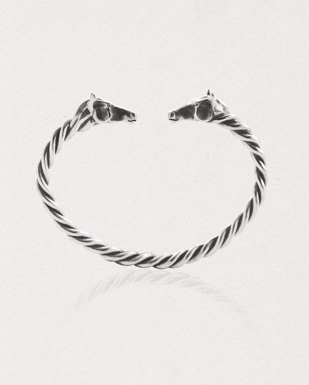 MŪRAA Nomadic Horse Twisted Cuff (Blezik)