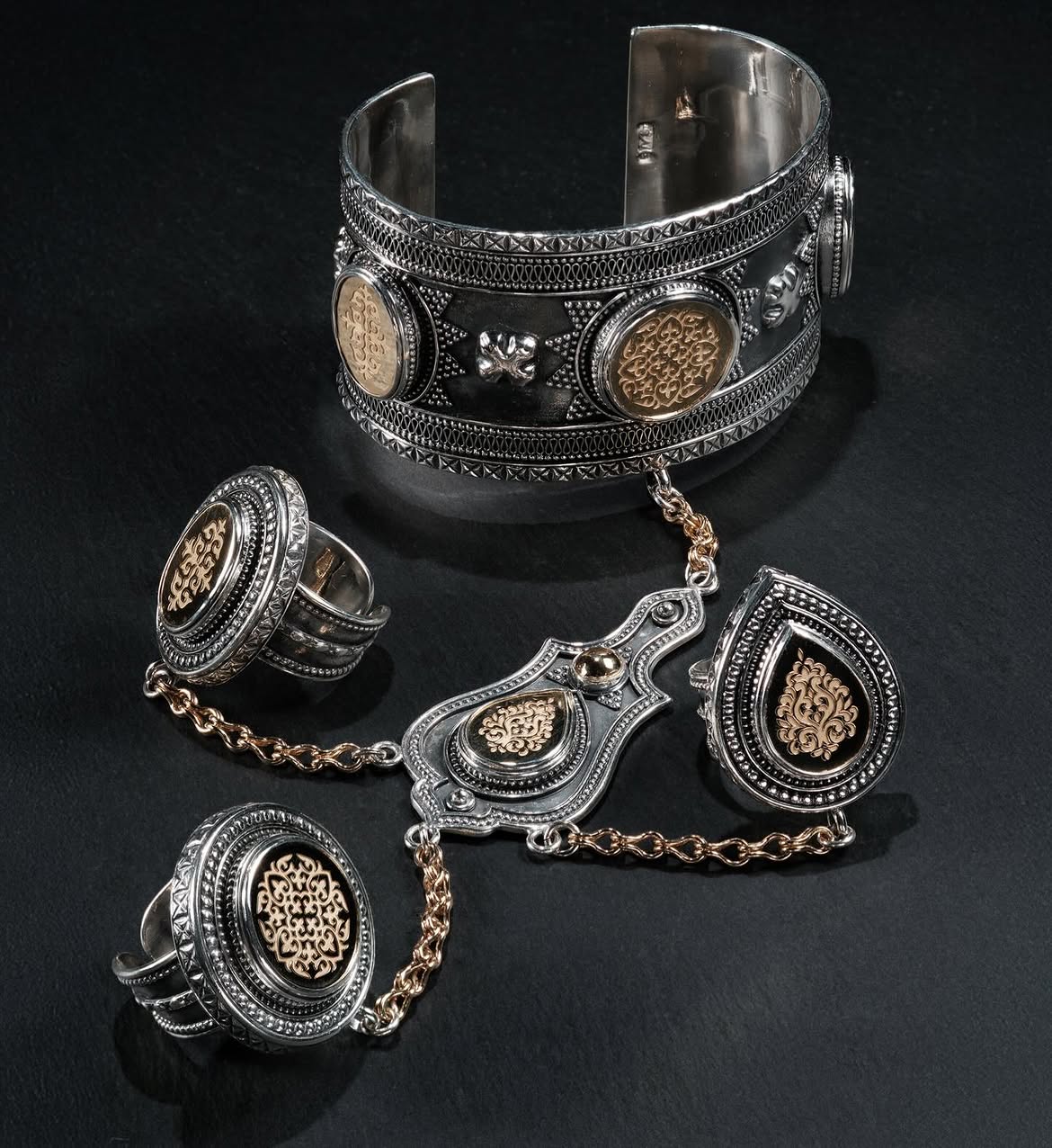 18K Gold Bes Blezik Bracelet