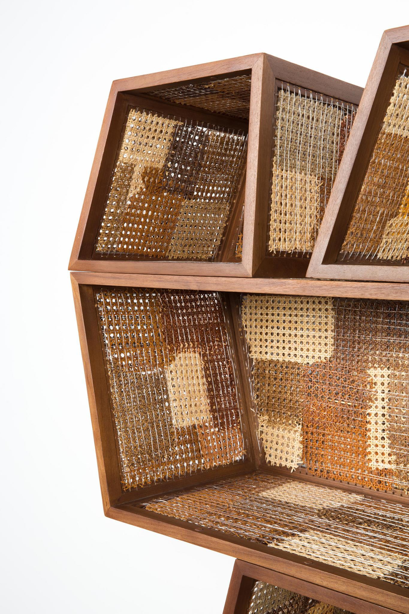 Detonado Modular Bookshelf