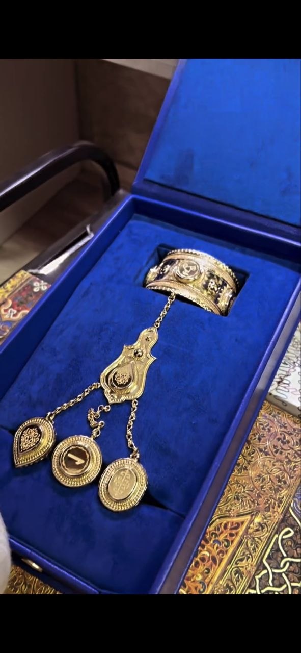 18K Gold Bes Blezik Bracelet